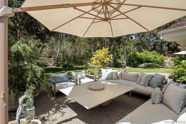 17310 Calle Mayor, Rancho Santa Fe CA: https://media.crmls.org/mediaz/f73919b6-d508-4b65-a38c-7365a33b6923.jpg