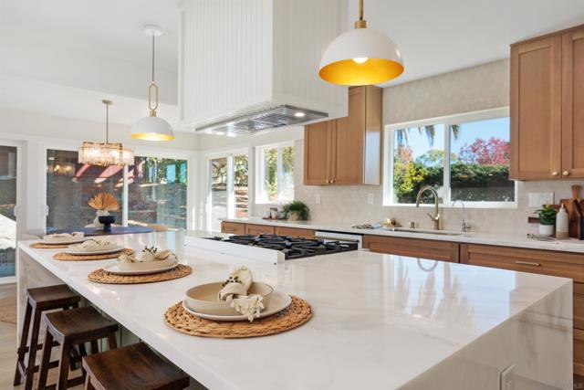 17111 Prado Pl, San Diego CA: https://media.crmls.org/mediaz/f7392195-ad12-462d-8d81-9059d160dba3.jpg