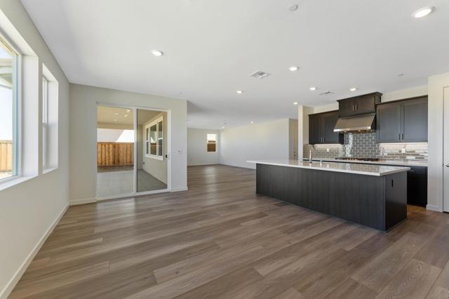 5956 Big Sky Drive, Fairfield CA: https://media.crmls.org/mediaz/f7397797-3649-42b0-8f2c-74a70b18b748.jpg