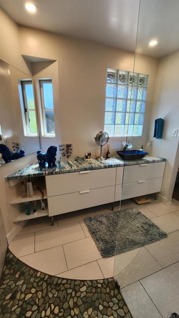 5855 Ithaca Place, San Diego CA: https://media.crmls.org/mediaz/f739bad2-96f4-4c19-9255-c0900b7ec799.jpg