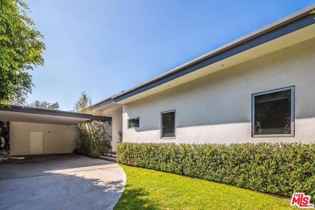 1355 Devlin Drive, Los Angeles CA: https://media.crmls.org/mediaz/f739c9ee-4f39-48a0-8c05-fe2dea460f06.jpg