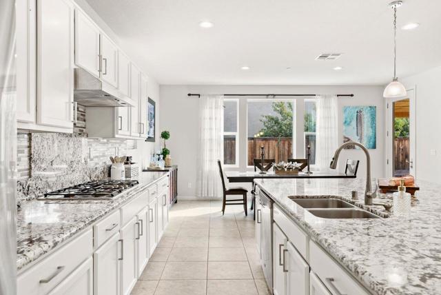 1070 S Atwood Court, Mountain House CA: https://media.crmls.org/mediaz/f73a1718-8821-4a5d-9b0f-376e4682dbdb.jpg