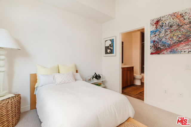 1124 W Panorama Way, Los Angeles CA: https://media.crmls.org/mediaz/f73a2440-9d44-4d86-960d-19d417b9509f.jpg