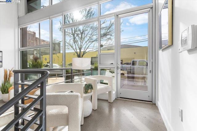 226 2nd St, Oakland CA: https://media.crmls.org/mediaz/f73b5bb8-2a45-4708-86e1-c8a954f3d8c0.jpg