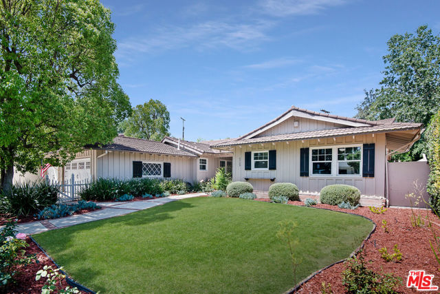 5729 LARRYAN Drive photo 7