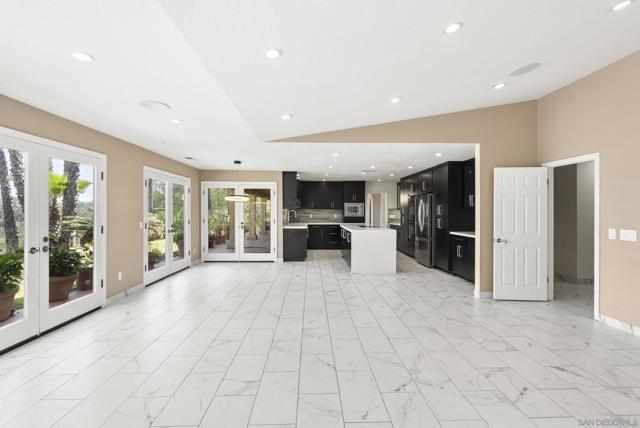 6518 Monte Fuego, Rancho Santa Fe CA: https://media.crmls.org/mediaz/f73c5400-5a7b-448e-bdf7-0f51a7c51f20.jpg