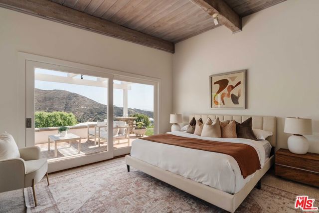 Primary Suite Bedroom