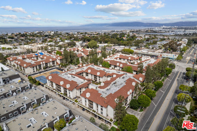 8601 Falmouth Avenue, Playa del Rey CA: https://media.crmls.org/mediaz/f73ca991-cc26-4f82-a72a-4d1fd9bf3eda.jpg