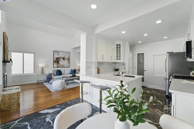 35864 Killorglin Cmn, Fremont CA: https://media.crmls.org/mediaz/f73cd344-ca1d-4e5a-bc4b-d1a494244881.jpg