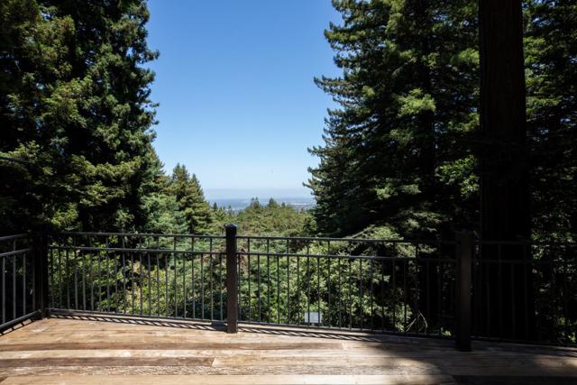 125 Grandview Drive, Woodside CA: https://media.crmls.org/mediaz/f73d2121-d1e8-4a5a-8f9c-aae4165dc79e.jpg