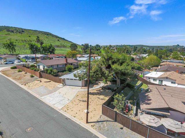 12710 Montauk St, Poway CA: https://media.crmls.org/mediaz/f73d9c6b-9444-459d-a8fd-d734ae4b1dbf.jpg