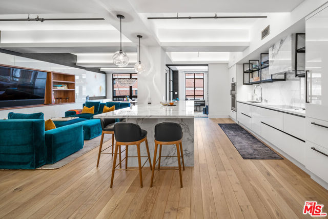 849 S Broadway, Los Angeles CA: https://media.crmls.org/mediaz/f73e073f-51d5-49b6-9b48-c65644de211e.jpg