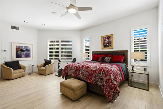 384 Tomahawk Drive, Palm Desert, CA 92211