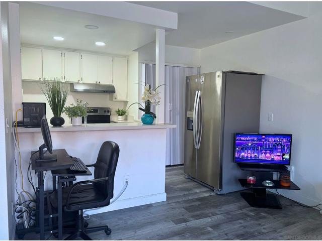 875 W San Ysidro Blvd, San Ysidro CA: https://media.crmls.org/mediaz/f73e59aa-03de-48e0-badb-7f8bf48810c0.jpg