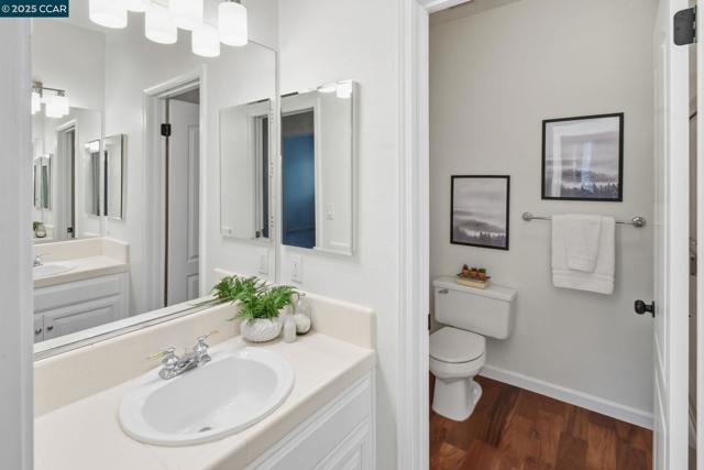 1975 Holly Creek Pl, Concord CA: https://media.crmls.org/mediaz/f73e88ed-d8d6-4408-a669-a91117cd02a2.jpg