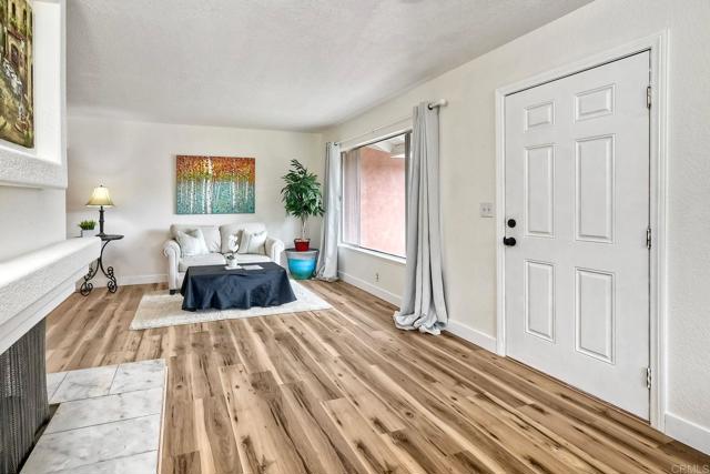 Detail Gallery Image 5 of 27 For 111 Fireside St, Oceanside,  CA 92058 - 4 Beds | 2 Baths