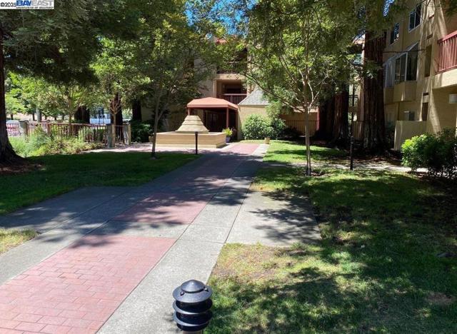1310 Walden Rd, Walnut Creek CA: https://media.crmls.org/mediaz/f73f7e8d-40be-4db4-82b3-2eae31a82577.jpg