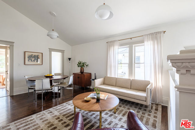 116 Roselawn Place, Los Angeles CA: https://media.crmls.org/mediaz/f73fd773-09f1-4f0a-816a-7e09a80bcbd4.jpg