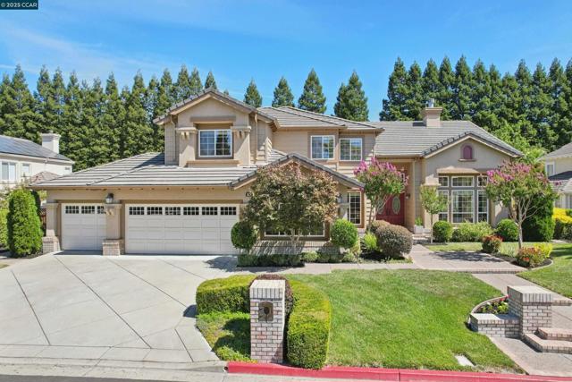 132 Victoria Pl, Danville CA: https://media.crmls.org/mediaz/f73fdf71-67d6-4879-b9e7-8f97a62d85a2.jpg