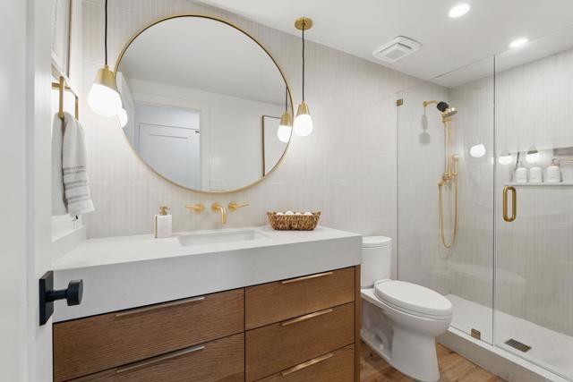 1562 Camino Del Mar, Del Mar CA: https://media.crmls.org/mediaz/f7405489-35c7-467b-bfbc-0e28980ee0c2.jpg