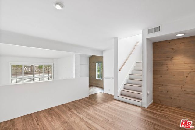 17114 Palisades Circle, Pacific Palisades CA: https://media.crmls.org/mediaz/f7407d86-6c42-4794-83b4-b90d61daf576.jpg
