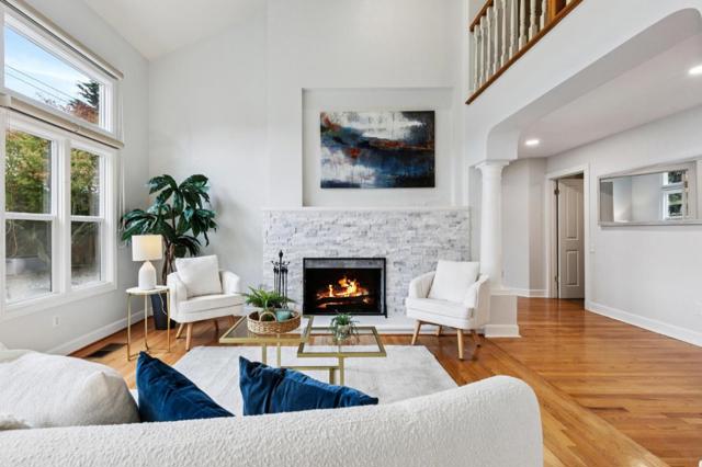 321 Eagle Trace Drive, Half Moon Bay CA: https://media.crmls.org/mediaz/f740d699-114a-4c1a-9e02-46a0e6ce0a89.jpg