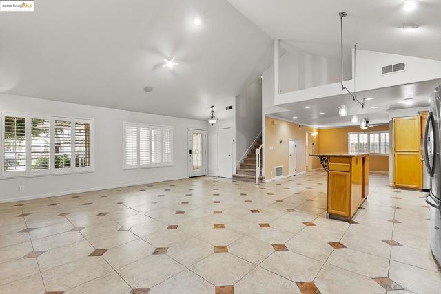 5130 Kegan Ln, Oakley CA: https://media.crmls.org/mediaz/f7412589-f5f8-4e3d-9133-45d74d18ef6a.jpg