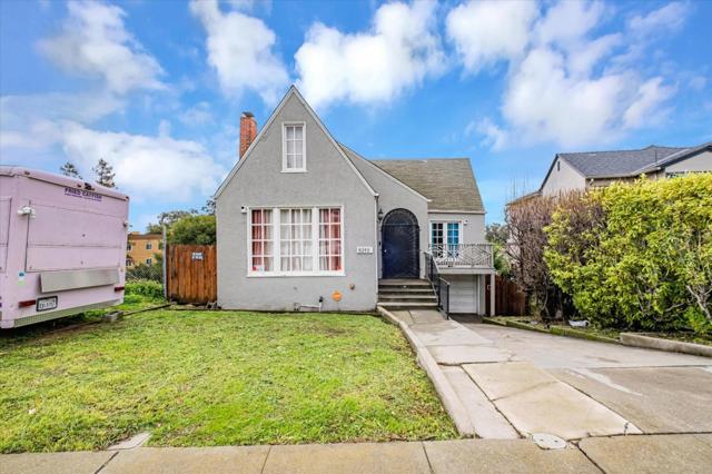 8245 Golf Links Road, Oakland CA: https://media.crmls.org/mediaz/f7412b82-fa11-4af2-9391-ffff566c22c1.jpg