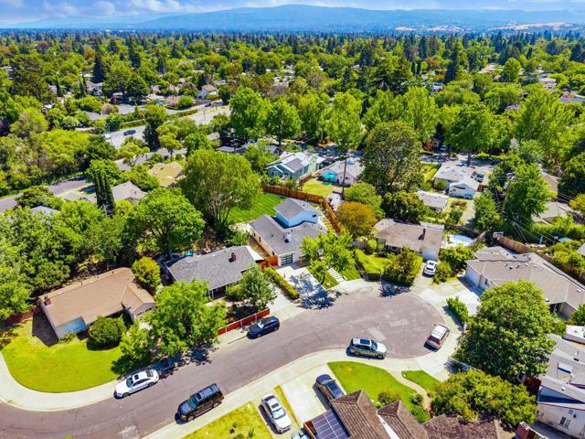 2330 Sierra Court, Palo Alto CA: https://media.crmls.org/mediaz/f7419b7c-7095-4a5c-a482-50a61f6a0713.jpg