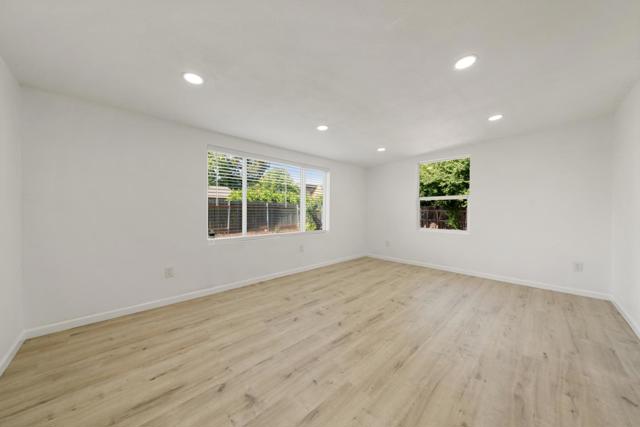 2621 Wood Violet Way, Sacramento CA: https://media.crmls.org/mediaz/f741d74c-c553-4f17-8c98-7a7a50026fc0.jpg