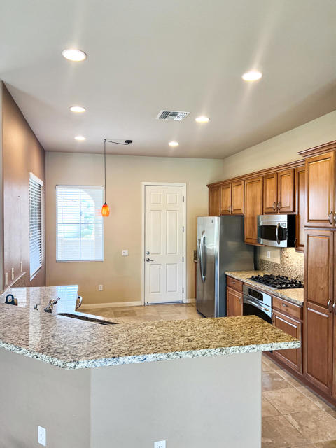 Image 7 of 20 For 81638 Avenida Parito