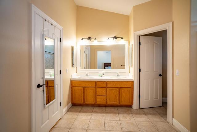 1221 Jacqueline Drive, Hollister CA: https://media.crmls.org/mediaz/f7427c14-805a-43fe-9f7c-5437eb1ad875.jpg