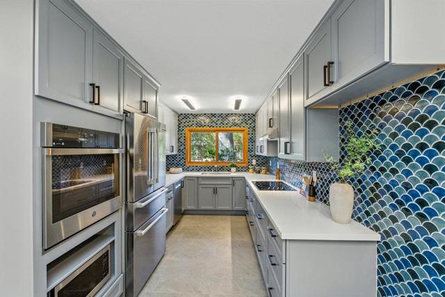 430 Marine Boulevard, Moss Beach CA: https://media.crmls.org/mediaz/f74295be-ef28-41b9-9396-7ce24c3dca0b.jpg