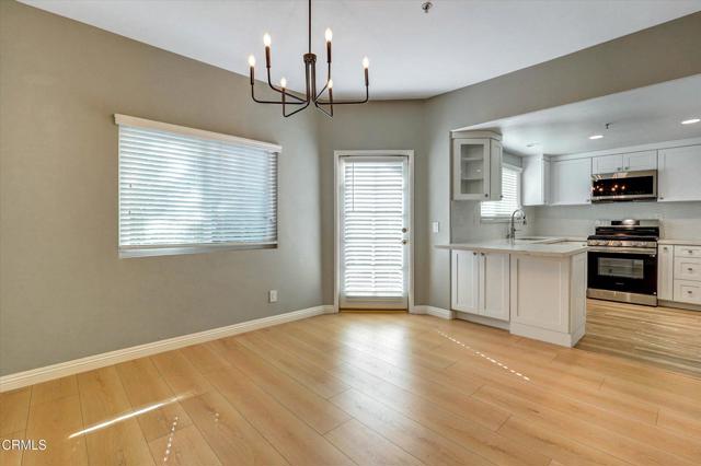 Detail Gallery Image 13 of 43 For 719 E Tujunga #B,  Burbank,  CA 91501 - 3 Beds | 2/1 Baths