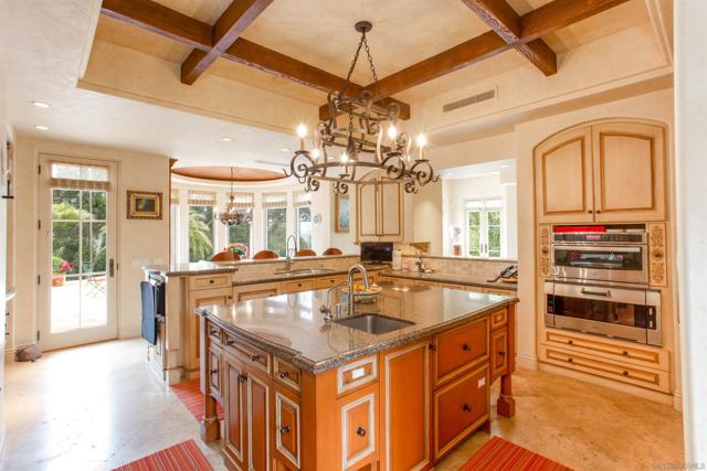 7206 Aviara Drive, Carlsbad CA: https://media.crmls.org/mediaz/f7431dce-1c70-4a0f-a247-5a1eb7fa323c.jpg