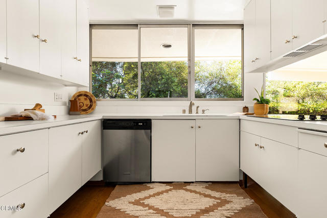 Detail Gallery Image 14 of 37 For 5511 Vista Canada Pl, La Canada Flintridge,  CA 91011 - 3 Beds | 2 Baths