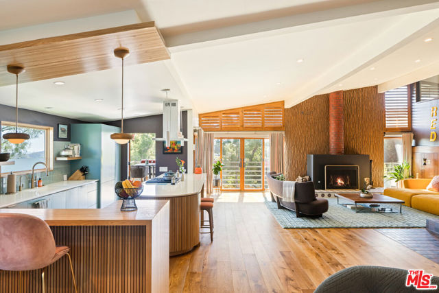 3307 Deronda Drive, Los Angeles CA: https://media.crmls.org/mediaz/f745093b-c161-4411-9d5d-845283179c19.jpg