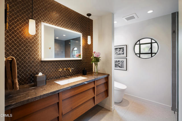 3312 Thorndale Road, Pasadena CA: https://media.crmls.org/mediaz/f7451288-77eb-47b9-98fe-73c3967130f8.jpg
