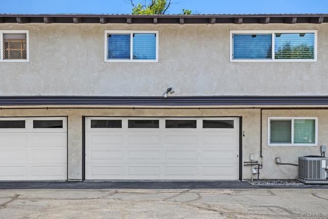 3404 Oak Cliff Dr, Fallbrook CA: https://media.crmls.org/mediaz/f74530ed-688d-4d24-9732-a8c7a239d034.jpg