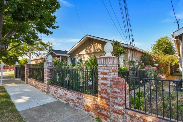 7 Lindbergh Street, San Mateo CA: https://media.crmls.org/mediaz/f745b69b-474d-4096-a1ec-0c9323eb86c8.jpg