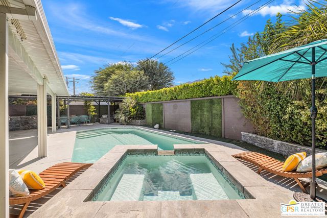 547 N Sunrise Way, Palm Springs CA: https://media.crmls.org/mediaz/f745d7d2-b25b-46de-8cd7-6e97ac3a442f.jpg