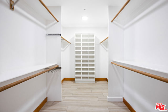 30362 Morning View Drive, Malibu CA: https://media.crmls.org/mediaz/f7460fea-a7b7-49e2-995b-7e8db1878447.jpg
