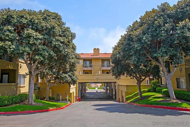 7455 Charmant Dr, San Diego CA: https://media.crmls.org/mediaz/f746767f-b15b-4732-8372-a68f3478f439.jpg