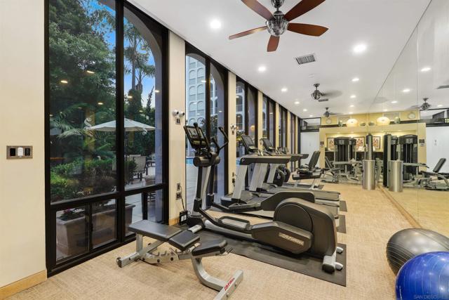 1001 Genter St, La Jolla CA: https://media.crmls.org/mediaz/f746a8c5-1420-4c67-b0c7-880fc21a6b84.jpg