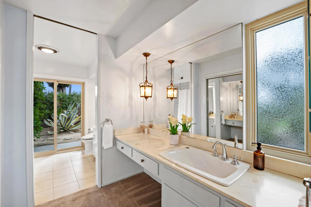 5324 Felice Place, Woodland Hills CA: https://media.crmls.org/mediaz/f746bbe5-c1fd-4f67-b7b2-d6018e150d88.jpg