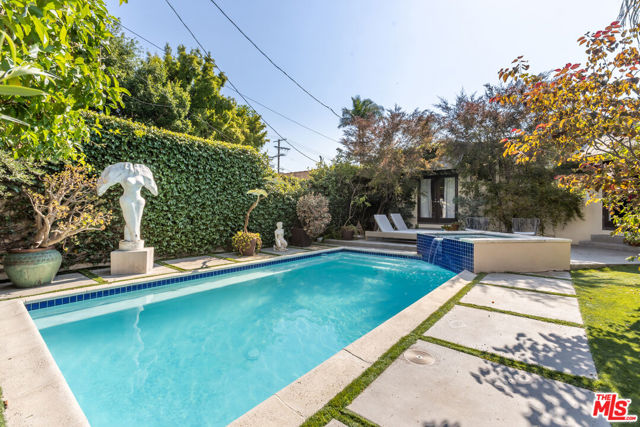 724 N Spaulding Avenue, Los Angeles CA: https://media.crmls.org/mediaz/f74727d0-cb47-450f-b14c-6e8ee49370bb.jpg