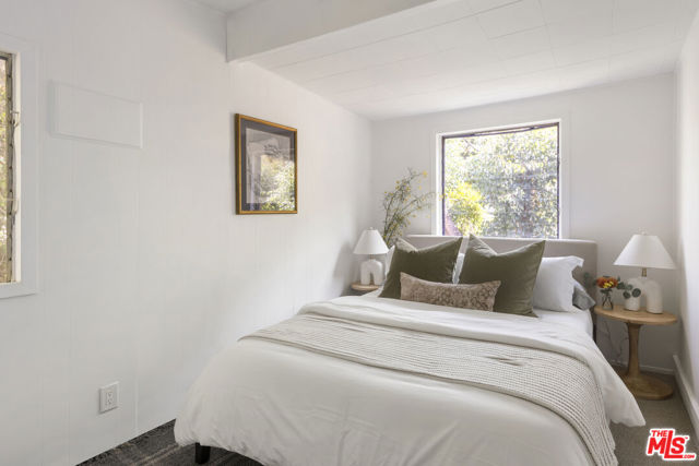 10411 Quito Lane, Los Angeles CA: https://media.crmls.org/mediaz/f747d1d4-76ab-405e-bda3-e5c6f482b586.jpg