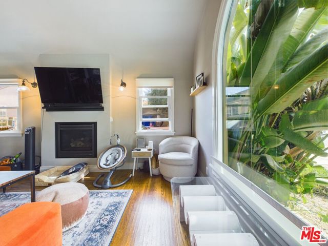 3130 Hutchison Avenue, Los Angeles CA: https://media.crmls.org/mediaz/f74858ec-a8a0-4433-9ef9-1de1846745eb.jpg