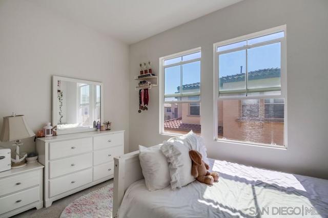1225 Camino Avalon, Chula Vista CA: https://media.crmls.org/mediaz/f7486764-f783-4052-a6a1-bae7643cd279.jpg