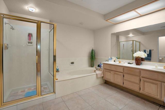 48135 Vista Cielo, La Quinta CA: https://media.crmls.org/mediaz/f7493390-8a85-4f52-b99a-0709be224d55.jpg